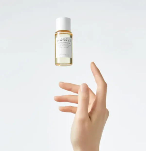 Captura-de-pantalla-2025-03-20-a-las-2.44.18 p.-m-768x792 SKIN1004 MADAGASCAR CENTELLA LIGHT CLEANSING OIL 30ML